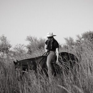 Meet your Posher, Kiana